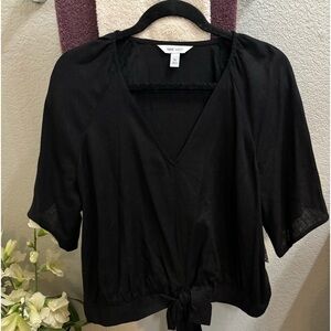 NWT tie front top